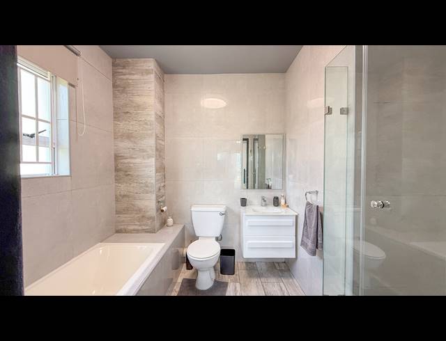 3 BEDROOM APARTMENT TO LET IN SHAKAS ROCK